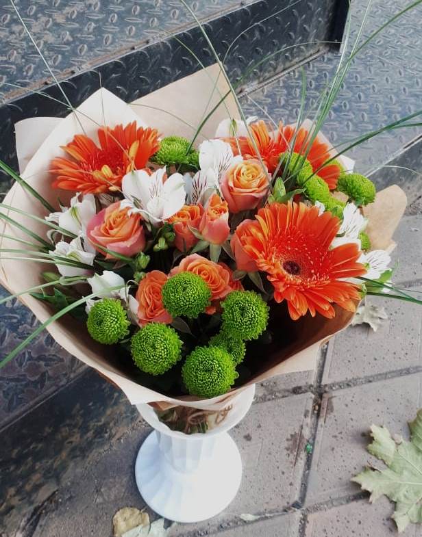 Букет цветов из: Герберы, Хризантемы, Альстромерии и Розы в Большом Селе