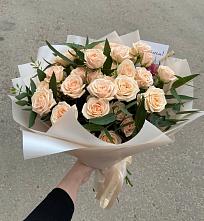 Букет Кремовые розы Латте в Большом Селе