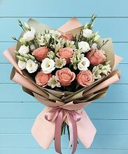 Букет цветов из:  Розы, Альстромерии и Лизиантусы в Большом Селе