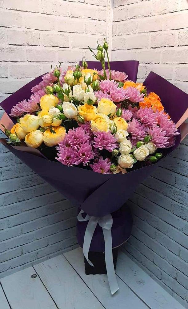 Букет цветов из: Хризантемы и Розы в Большом Селе