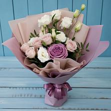 Букет цветов из:  Розы и Лизиантусы в Большом Селе
