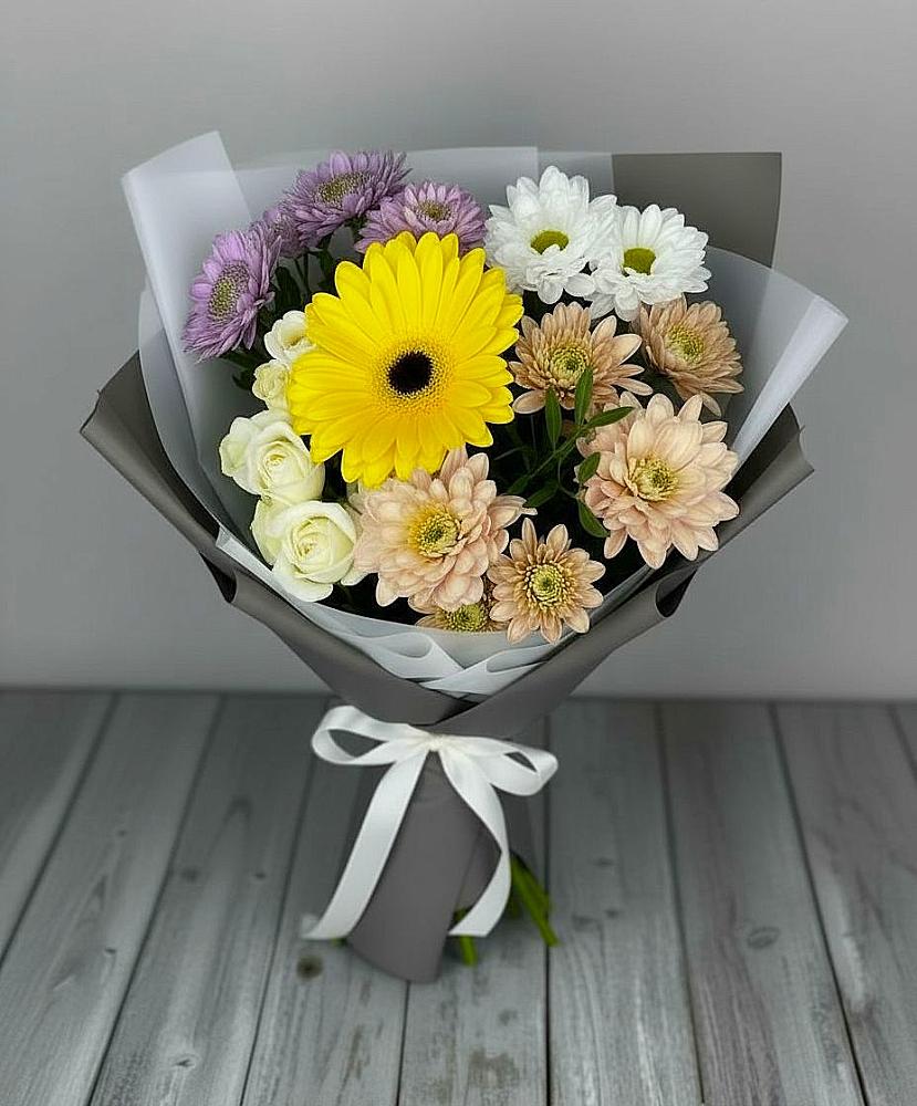 Букет цветов из: Розы, Герберы и Хризантемы в Большом Селе