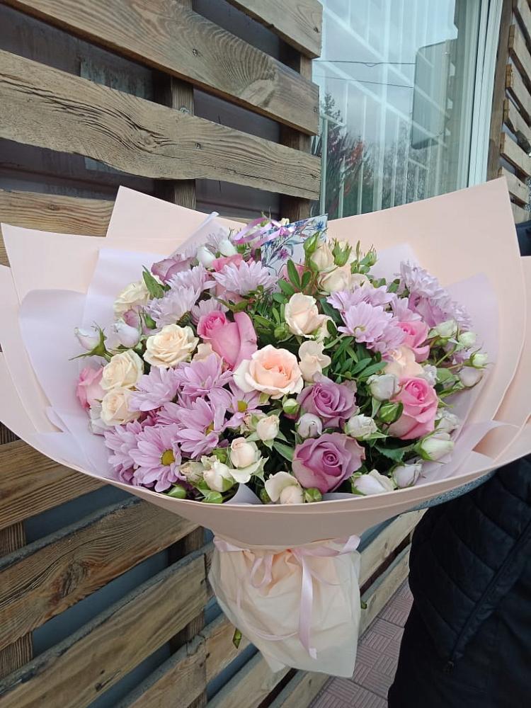 Букет цветов из: Розы и Хризантемы в Большом Селе