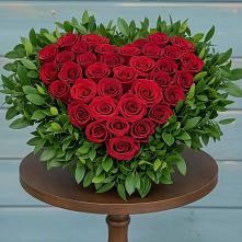 Цветочная композиция из Розы в виде сердца в Большом Селе