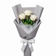 Букет 3 белые розы в Большом Селе