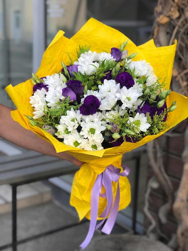 Букет цветов из: Ирисы, Хризантемы и Ромашки в Большом Селе