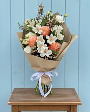 Букет цветов из:  Альстромерии, Лизиантусы, Розы и Хризантемы #REPLACE_PRED# Большом Селе