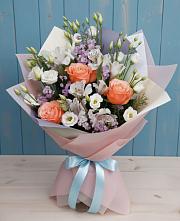 Букет цветов из:  Лизиантусы, Розы, Альстромерии и Гипсофила в Большом Селе