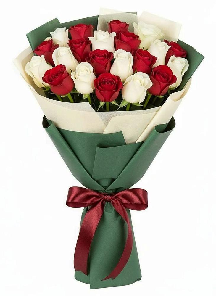 Букет Микс из красных и белых роз в Большом Селе