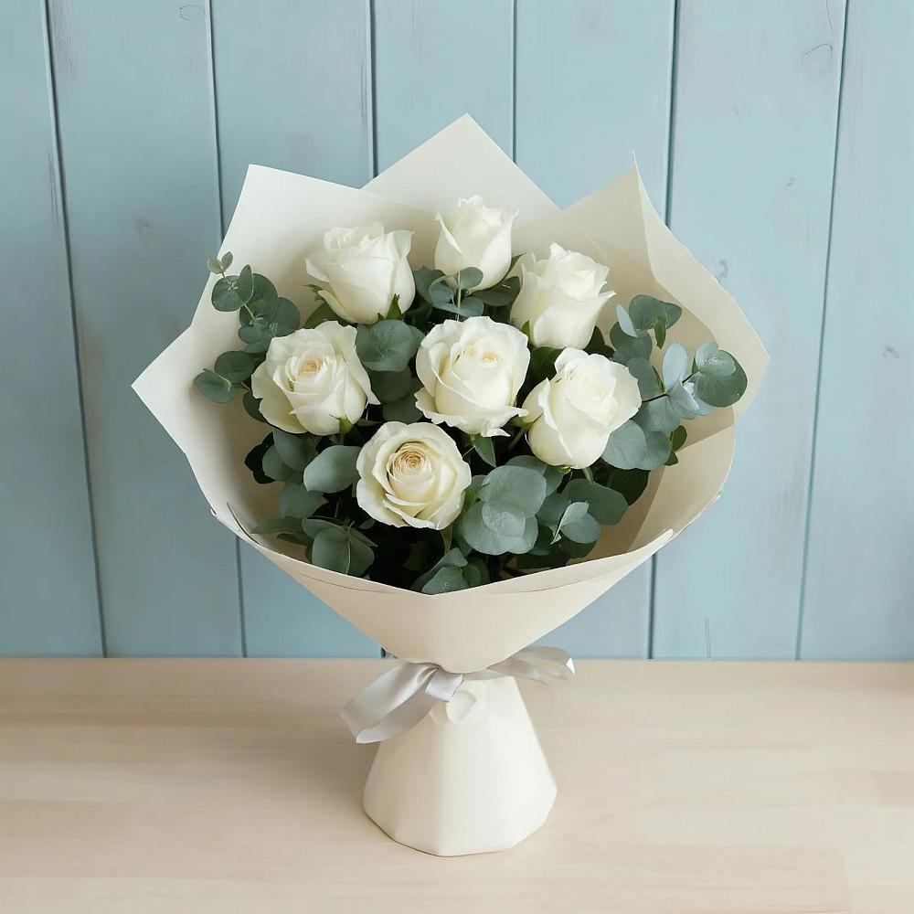 Букет Белые розы в Эвкалипте в Большом Селе