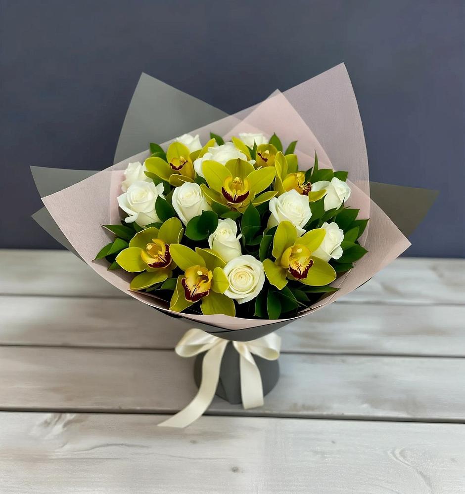 Букет цветов из: Орхидеи и Розы в Большом Селе