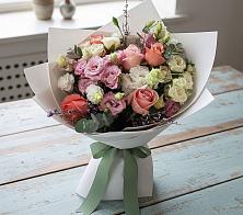 Букет цветов из:  Розы, Лизиантусы и Гвоздики в Большом Селе