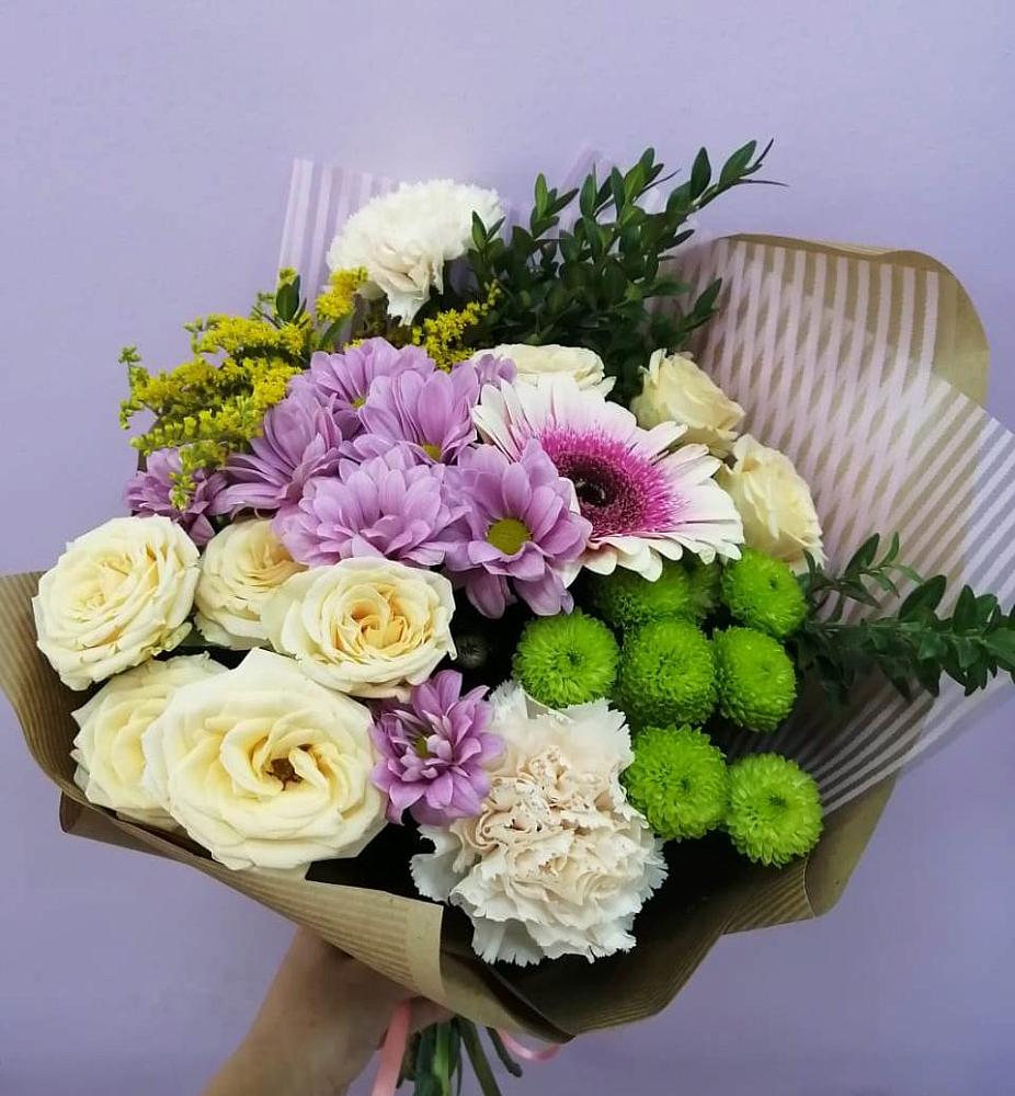 Букет цветов из: Хризантемы, Розы, Гвоздики и Герберы в Большом Селе