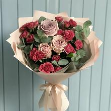 Букет цветов из:  Гвоздики и Розы в Большом Селе