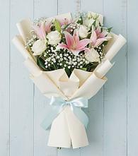 Букет цветов из:  Лилии в Большом Селе