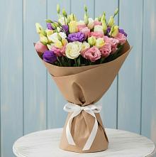 Букет цветов из:  Лизиантусы в Большом Селе