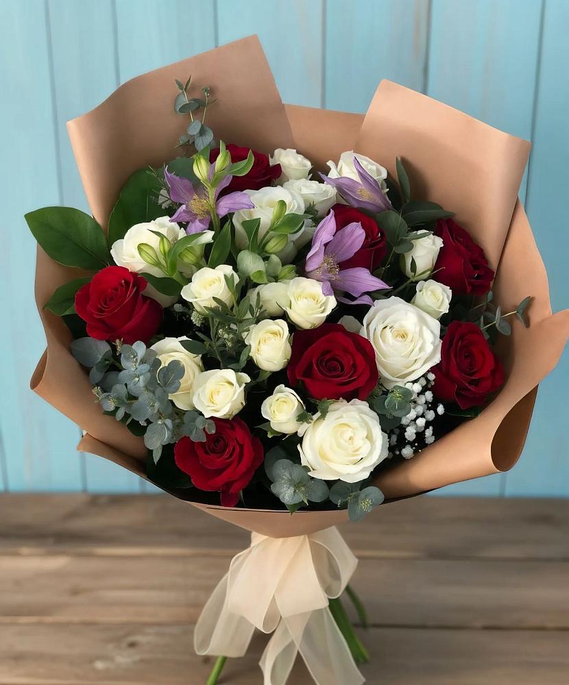 Букет цветов из: Розы и Альстромерии в Большом Селе