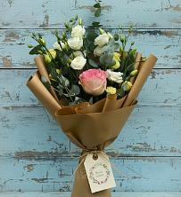 Букет цветов из:  Розы и Лизиантусы в Большом Селе
