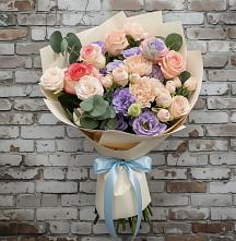 Букет цветов из:  Розы, Лизиантусы и Гвоздики в Большом Селе