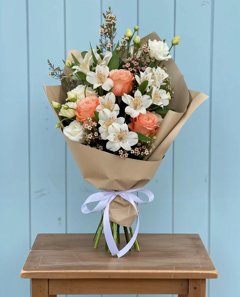 Букет цветов из: Альстромерии, Лизиантусы, Розы и Хризантемы в Большом Селе