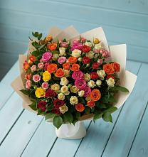 Букет Микс из разноцветных кустовых роз в Большом Селе
