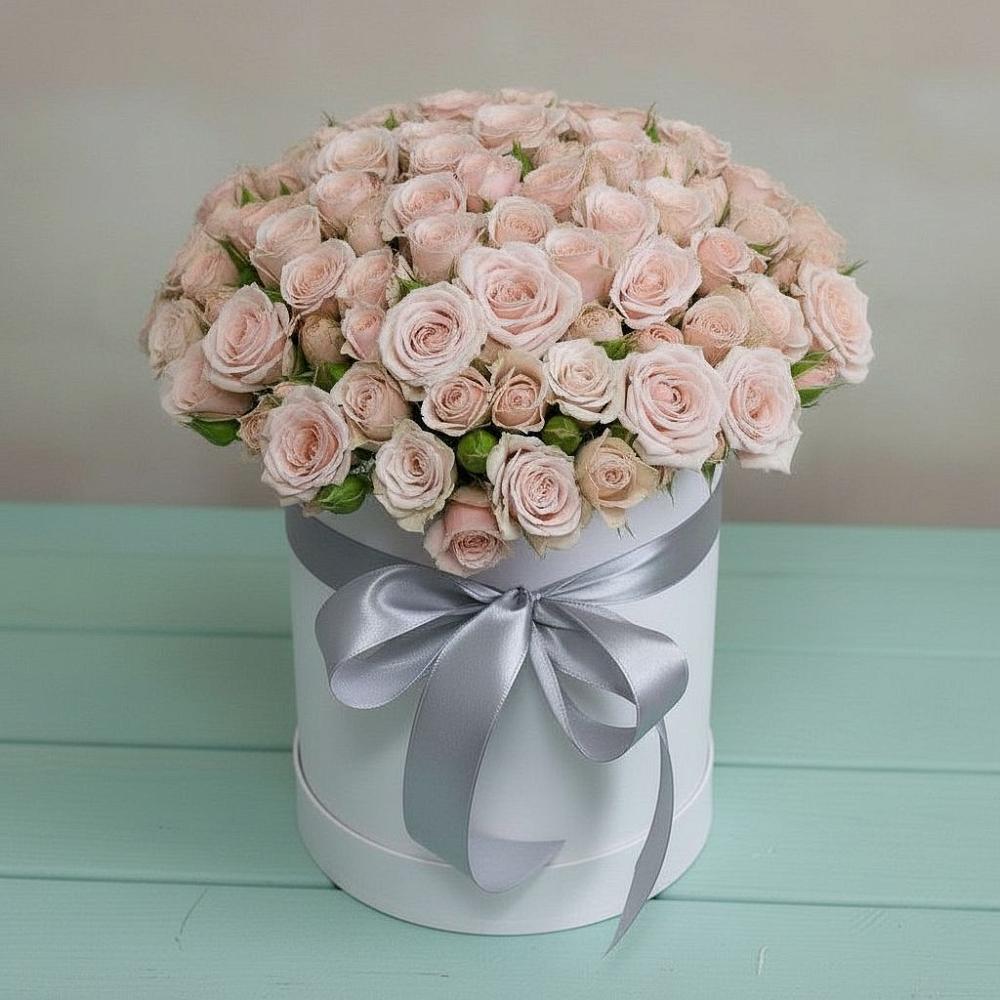 Цветочная композиция из Розы в шляпной коробке в Большом Селе