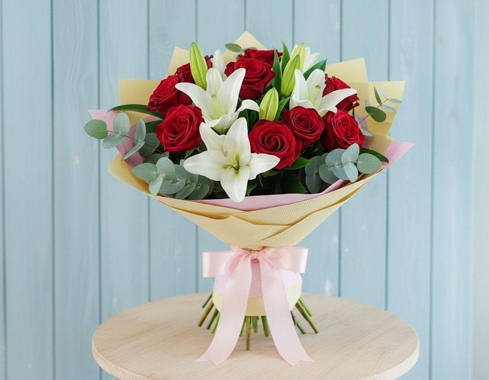 Букет цветов из: Лилии и Розы в Большом Селе